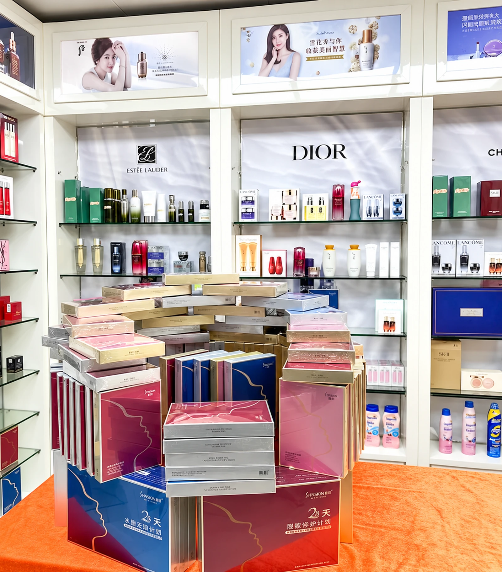 国际名品供应·采购与选品 · 公司提供的现场素材